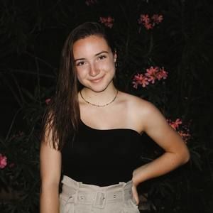 Meet your Posher, Charlyne